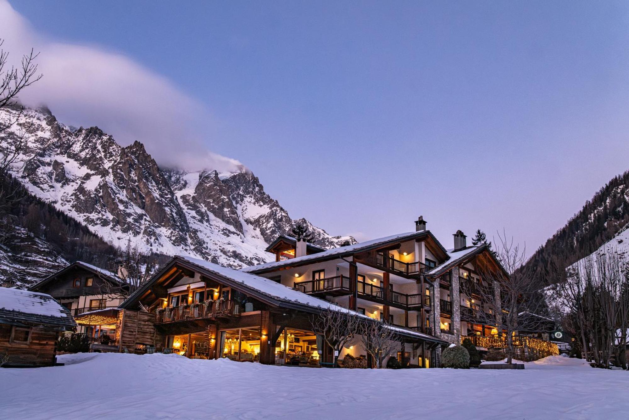 Auberge De La Maison Courmayeur Exteriör bild